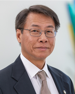 Doctor Roger Yin