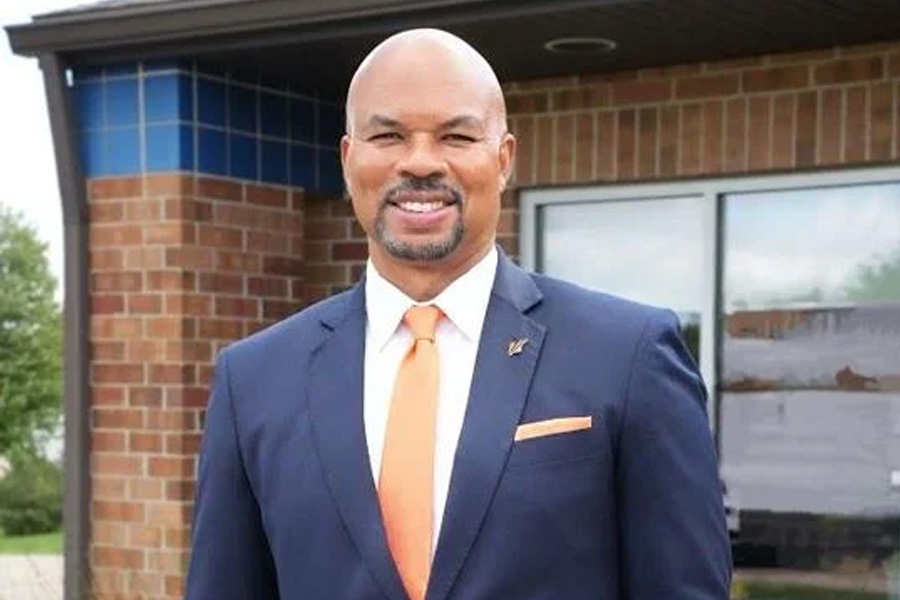 Headshot of Tremayne Clardy.