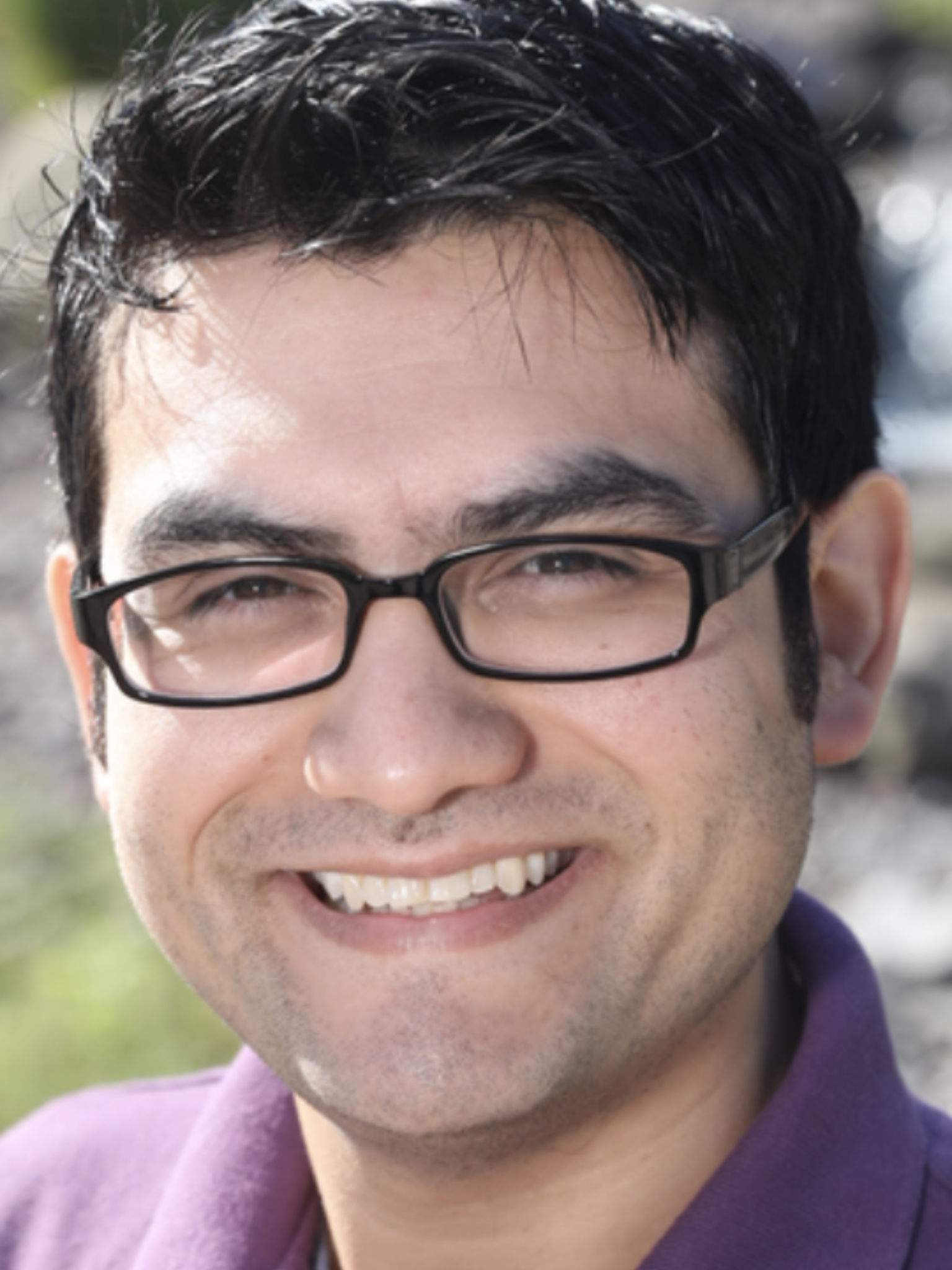 Portrait photo of Miguel Aranda.