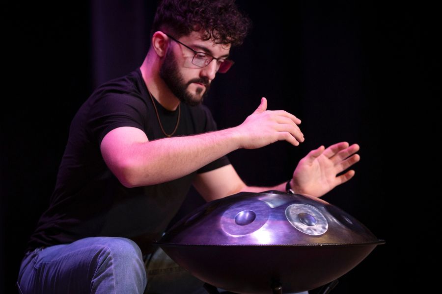 Two students do sign language 