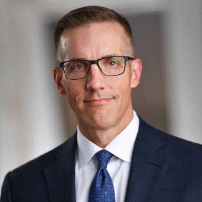 Portrait photo of Peter Glerum.