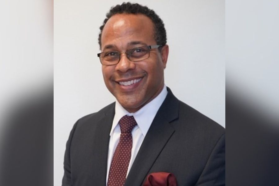 Headshot of Reggie Lawrence.