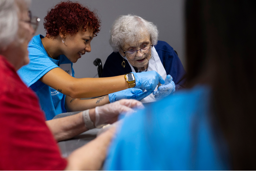 Student volunteers at Fairhaven.